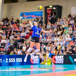 Aufschlag in die Saison. Foto: Jens Körner l SSM